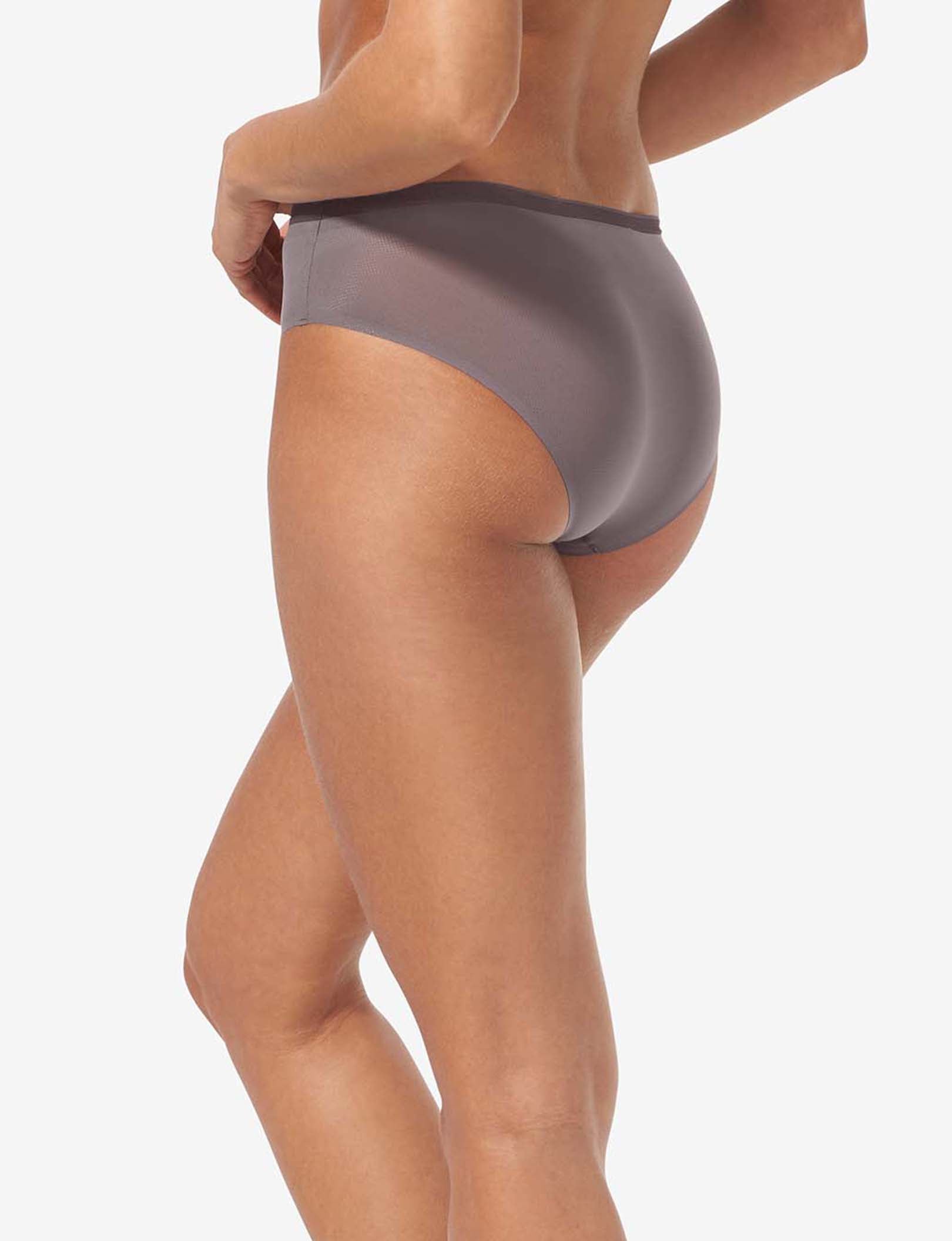 Women's Air Cheeky::Rabbit