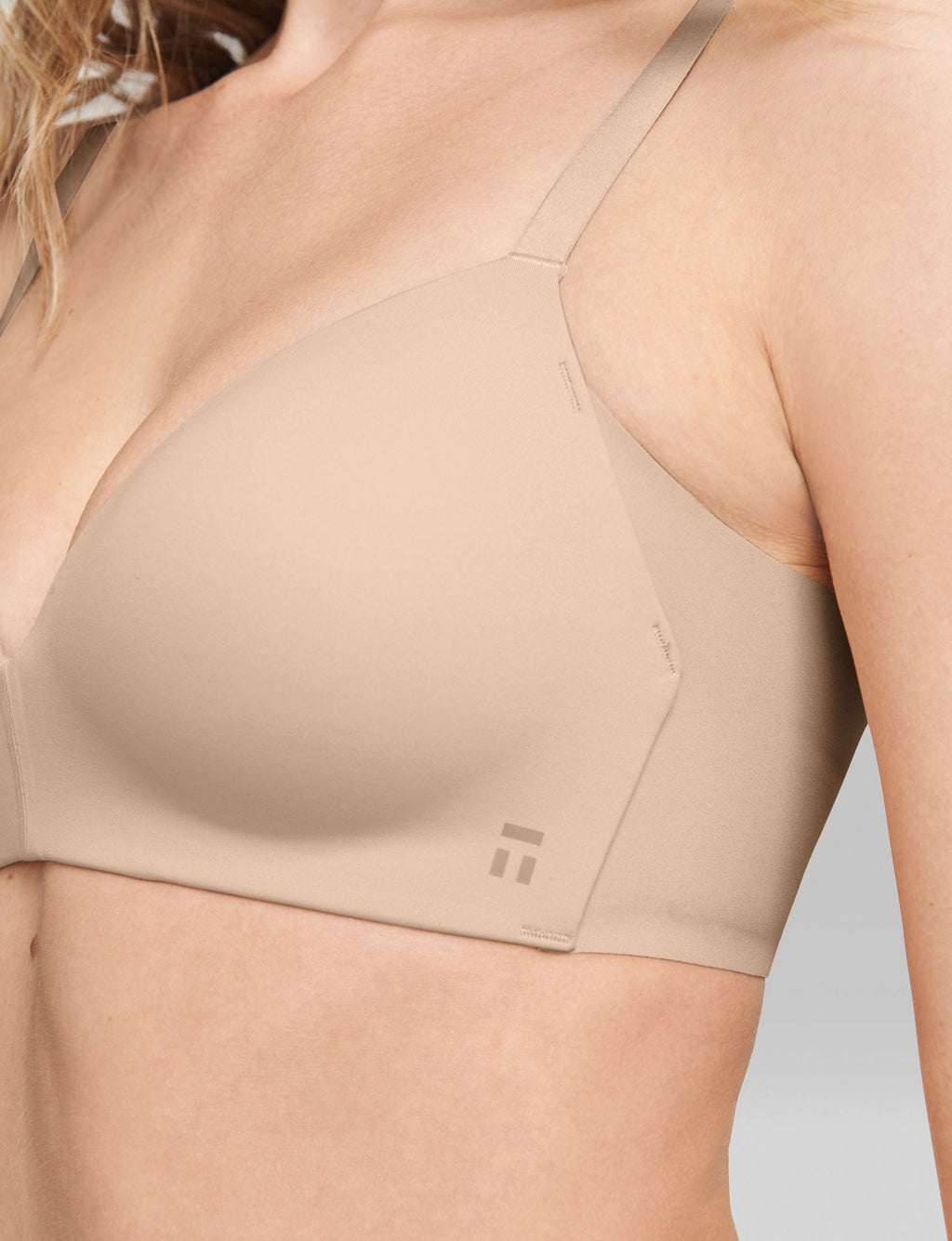 Comfort Smoothing Lightly Lined Wireless Bra::Rugby Tan