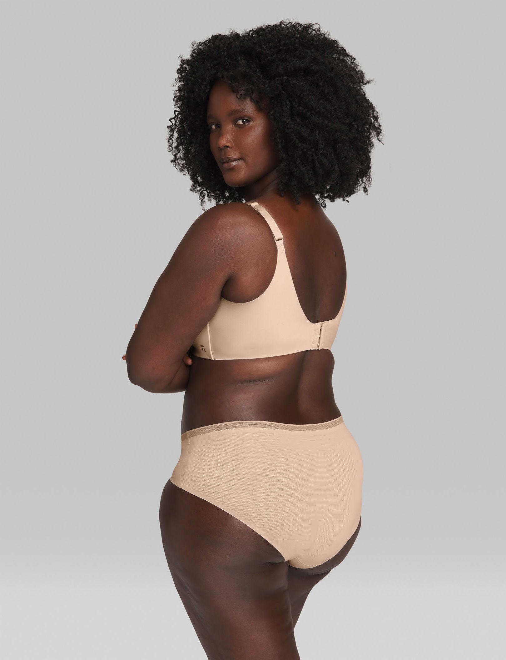 Comfort Smoothing Lightly Lined Wireless Bra::Rugby Tan