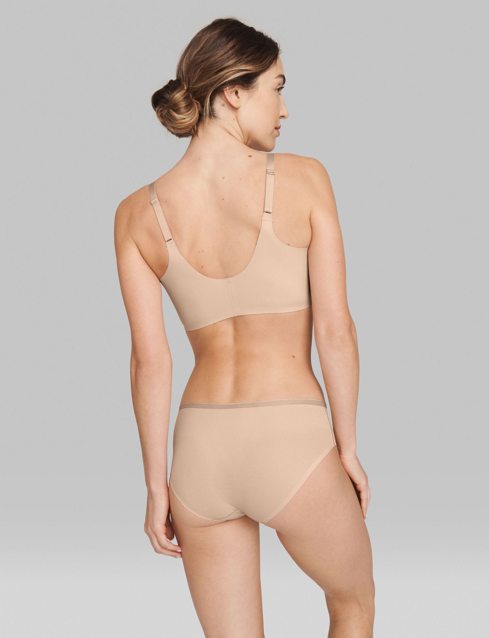 Women's Comfort Smoothing Scoop Bralette::Rugby Tan